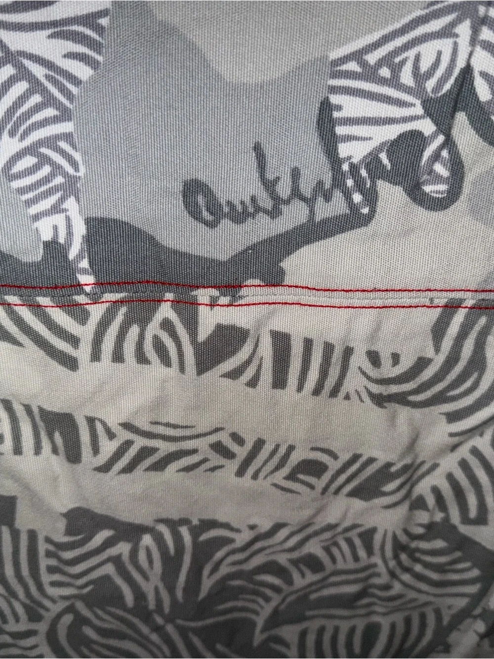 Quiksilver Gray Camouflage Comforter cover full/queen with Red Script Logo